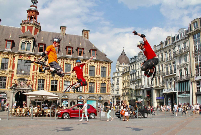 Jumping Stilt Performer Stilt Entertainers for Hire in France Lille