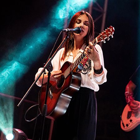 Cantante femminile e chitarrista Izmir