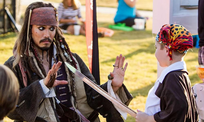 Meet Jack Sparrow at Sparrow Nest, Entertainment