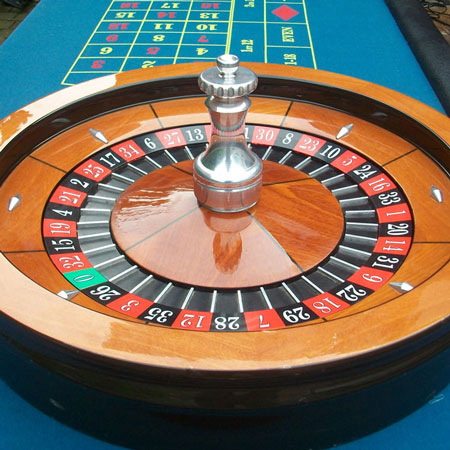 Noleggio Casino: tavolo Poker, Roulette Russa e Black Jack