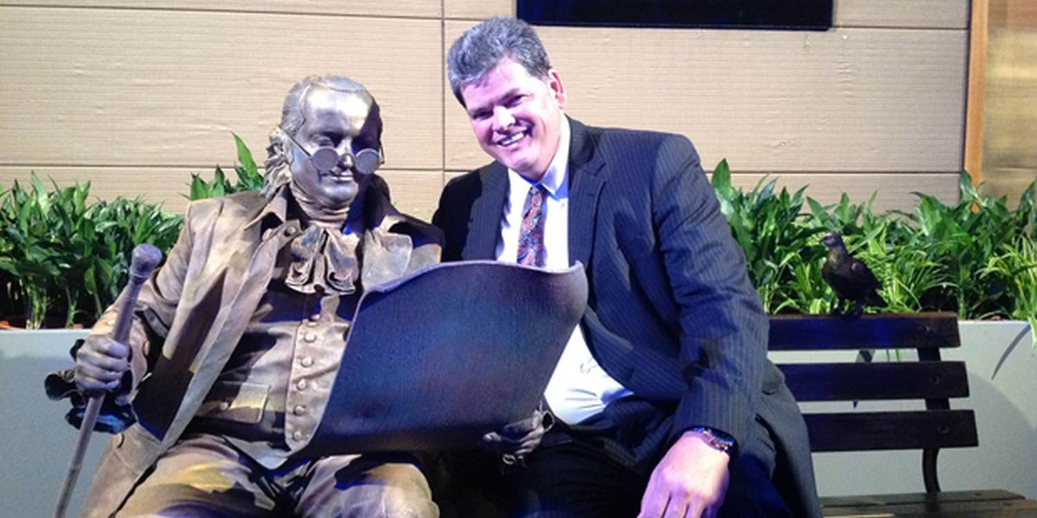 Living Statue Of Founding Father Gets Great Reception At Alumni Event