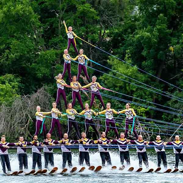 Equipo de Acrobacias de Esquí Acuático