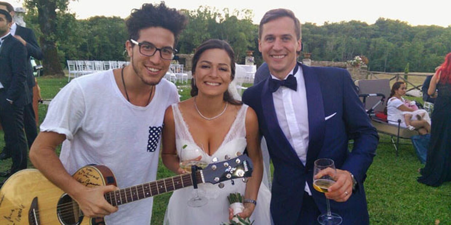 Solo Singer Serenades Newlyweds In Italy