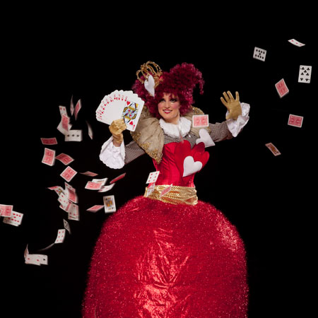 Reina de Corazones de Zancos