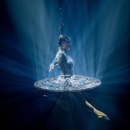 Miroir Cheveux Spectacle Aérien Suspendu