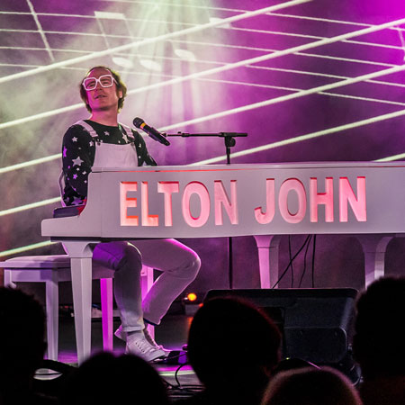 Espectáculo tributo a Elton John en el Reino Unido