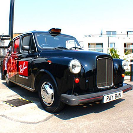 Fotocabina in Taxi Black Cab