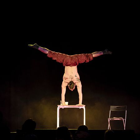 Hand Balance Performer Portugal