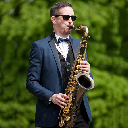 Traditioneller Saxophonist