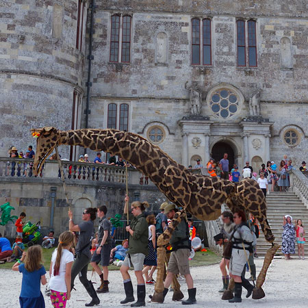 Marionetta di giraffa a grandezza naturale