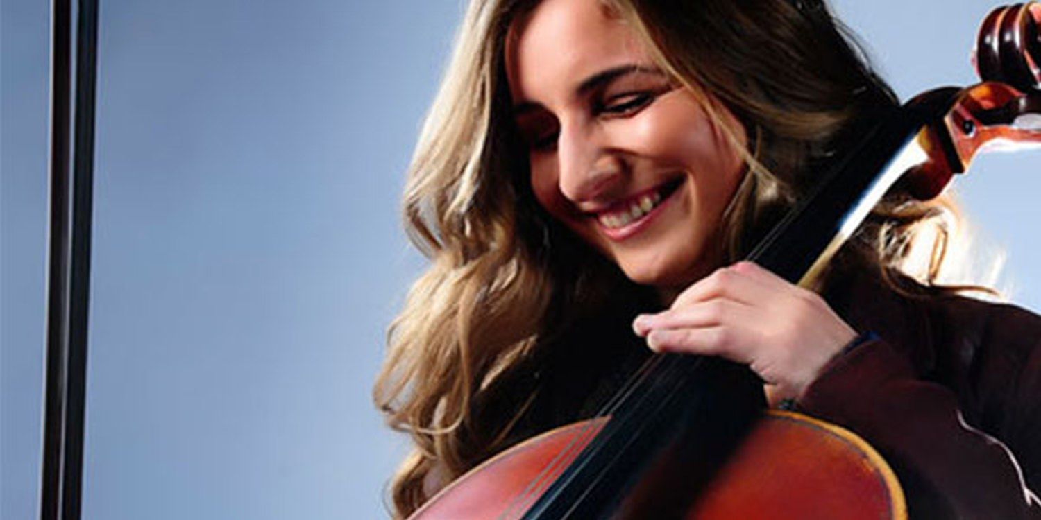 Harmonious Cellist Serenades Government Gala Dinner