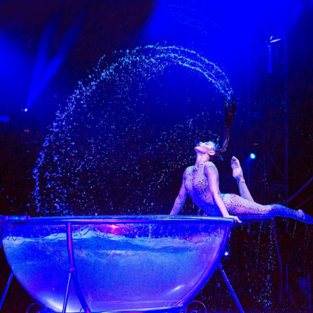 Cuenco de agua de Lisboa Contorsionista