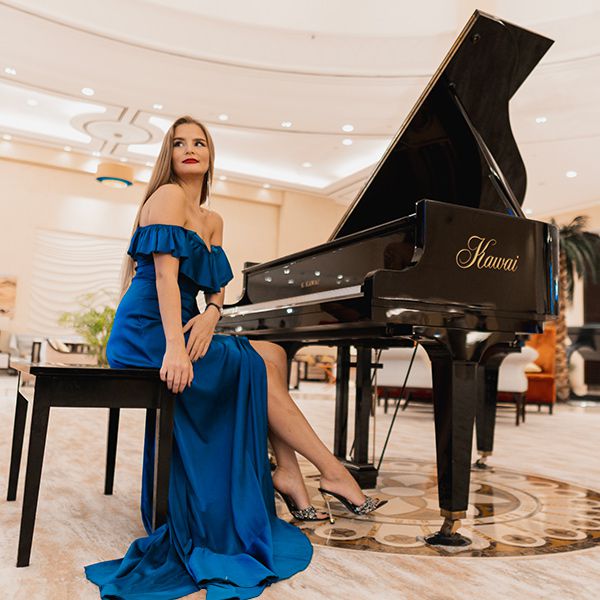 Zeitgenössischer Pianist Dubai