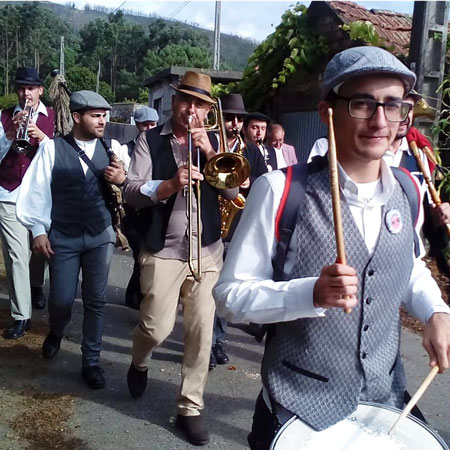 Spanische Folk-Marching-Band