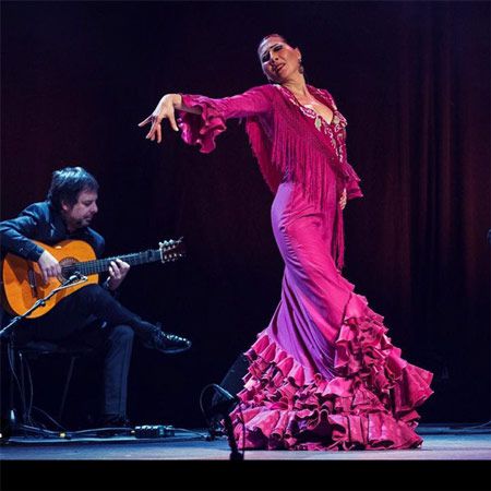 Cantante e chitarrista di Fado Spagna