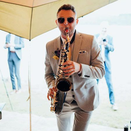 <span>Sassofonista Errante Scozia</span>