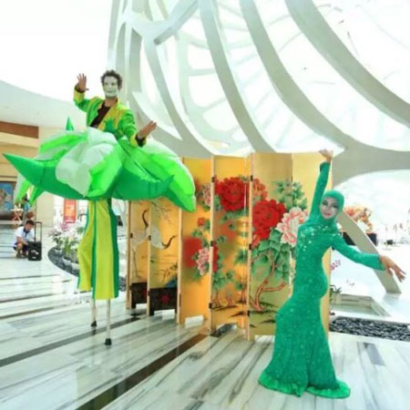 Stilt Walkers Shanghai