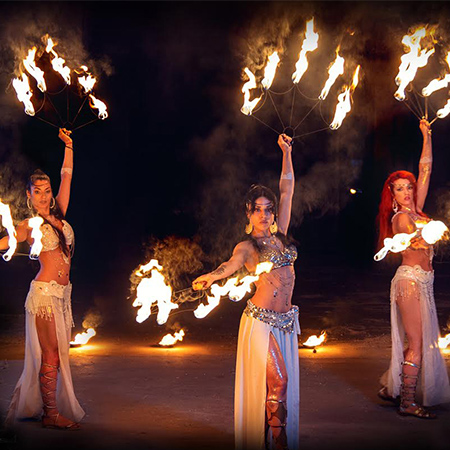 Danseuses de feu féminines Grèce