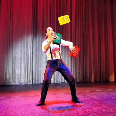 Cigar Box Juggling Spain