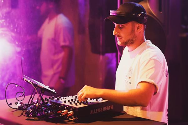 Book Now Afro House Beats DJ | Scarlett Entertainment