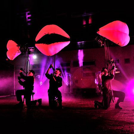 Giant LED Roaming Lips