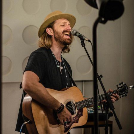 Acoustic Guitarist Somerset