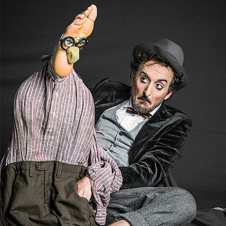 Spectacle de théâtre des pieds