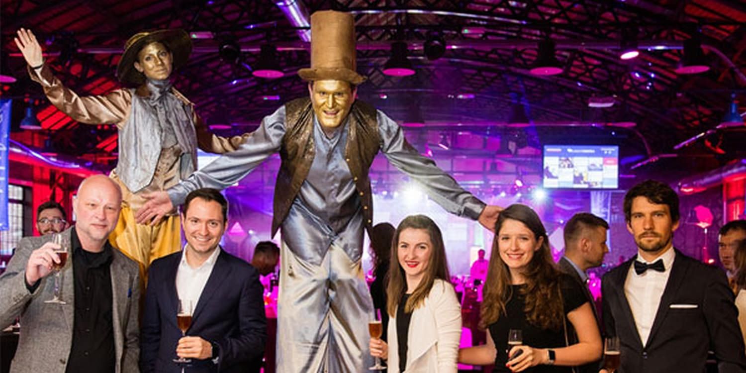 Stilt Walkers At The European Search Awards 2017