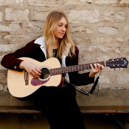 Chanteur de folk alternatif