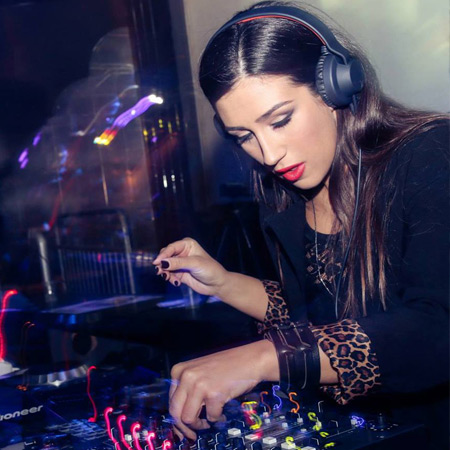 Italienische weibliche DJ