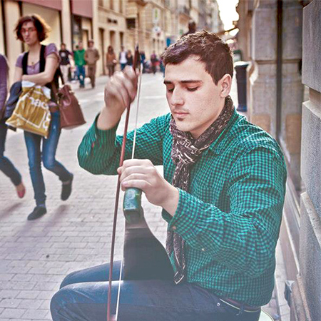 Joueur de scie musicale