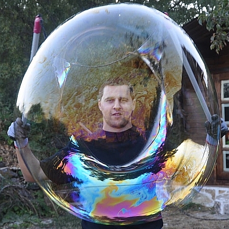 Spettacolo delle bolle di sapone in Spagna