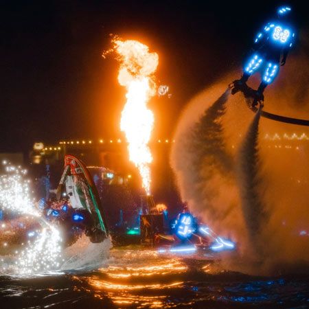 Flyboard und Feuershow