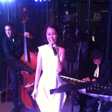 Multilingual Singer Singapore