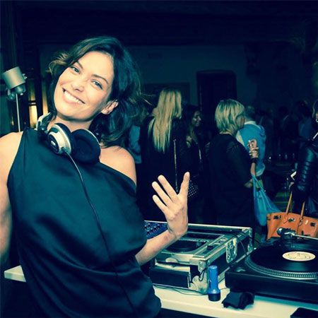 Modelo DJ Italia