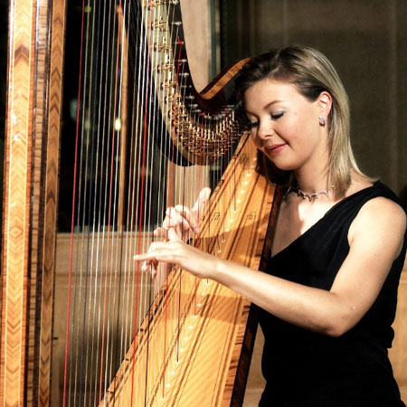 Harpist Eilidh