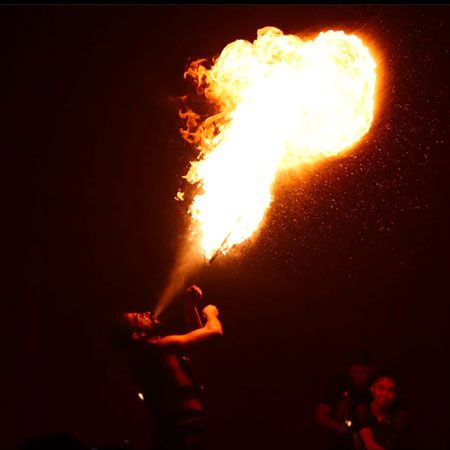 Feuerkünstler Japan