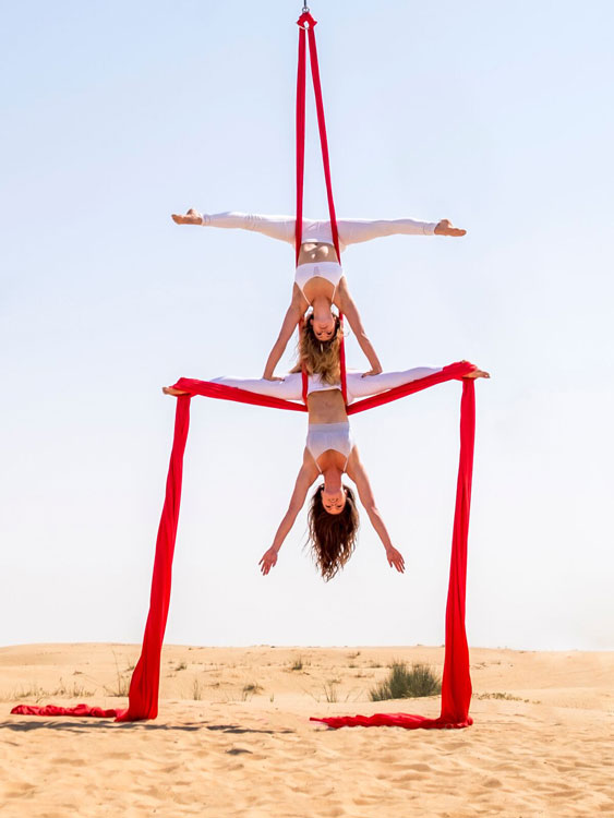 Book Dubai Silk Aerialist Aerial Silk Duo Scarlett Entertainment