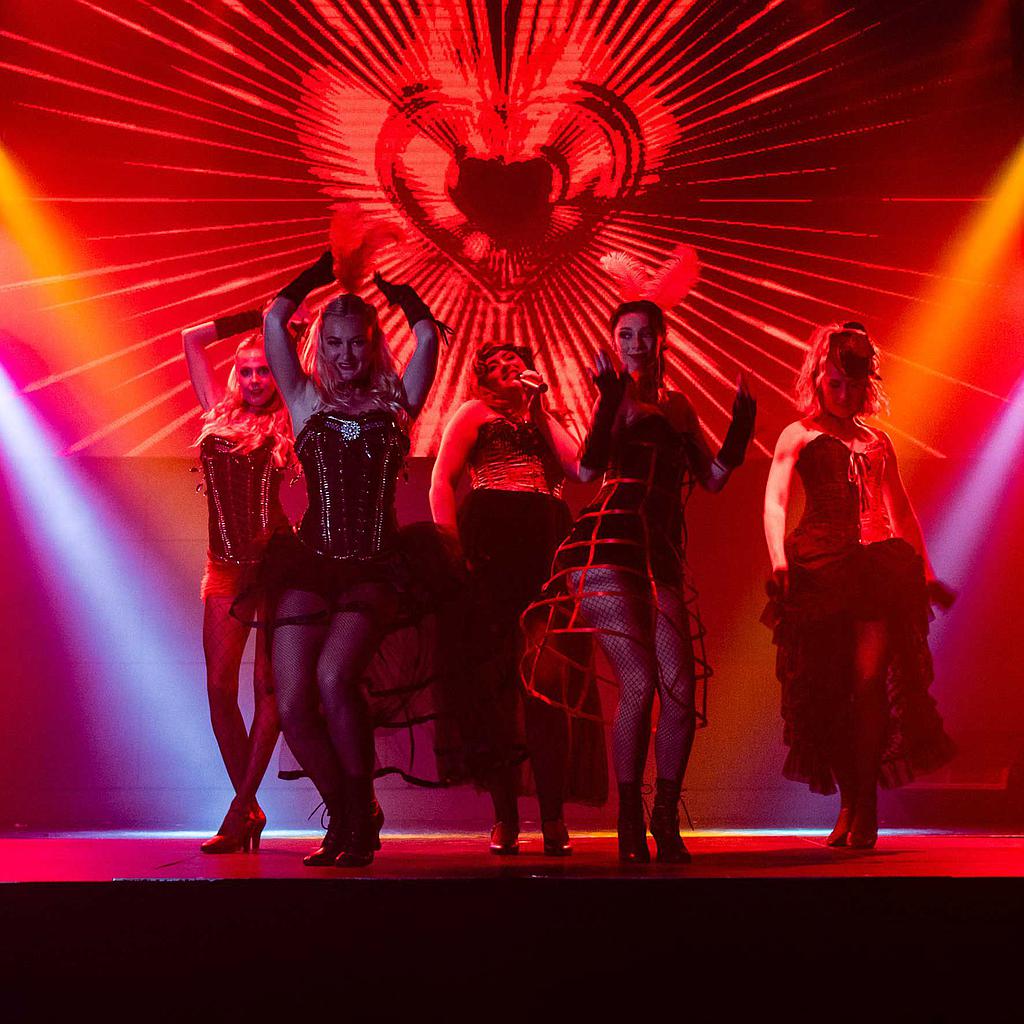 Spectacle de cabaret français à Paris