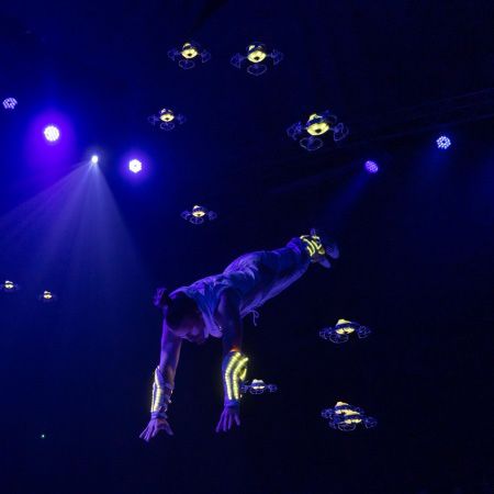 Akrobatischer LED-Drohnenshow
