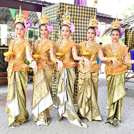 traditional thai dancing