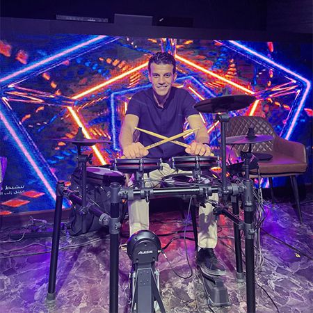 <span>Artista di tamburi Riyadh</span>