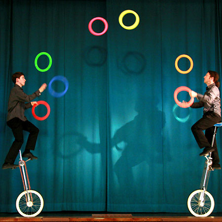 Comedy Juggler Axel