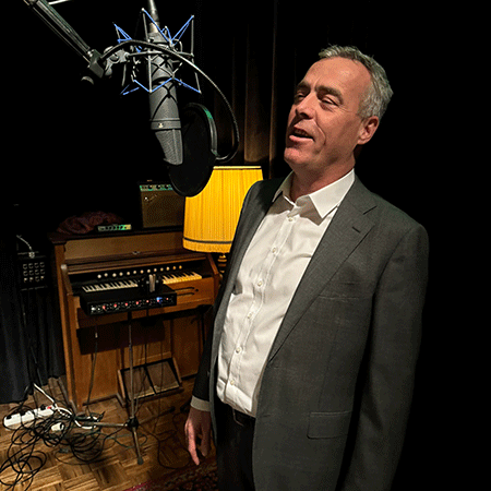 Classic Sinatra Tribute Singer