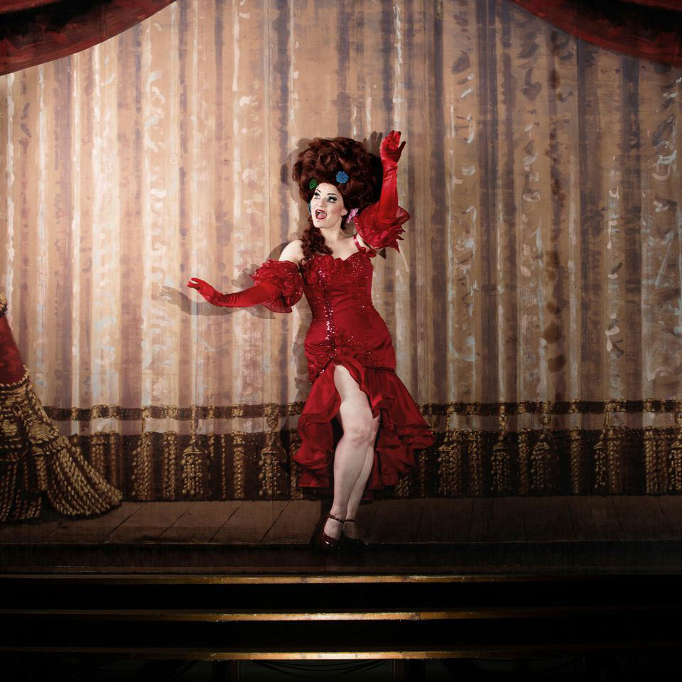 Hire Burlesque Performer Stockholm | Book Classic Burlesque Stockholm