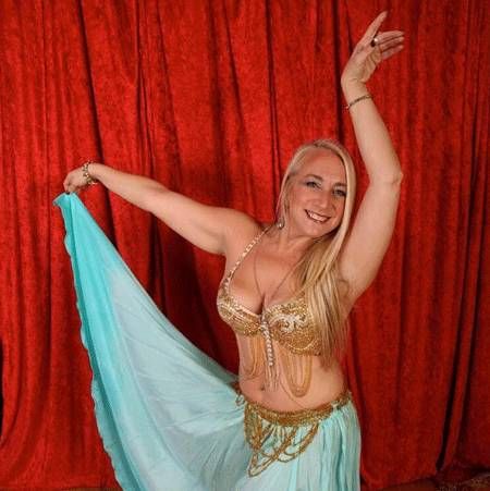 Europe and the United States has sequins show bra tops belly dance