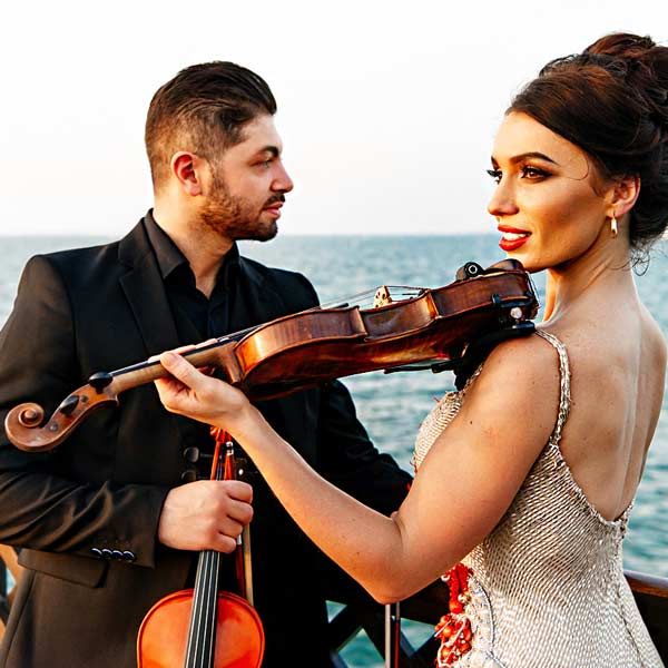 Männliches & weibliches Violin-Duo Dubai
