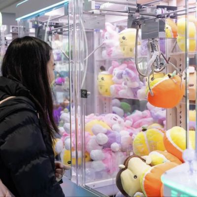 Claw & Capsule Machines