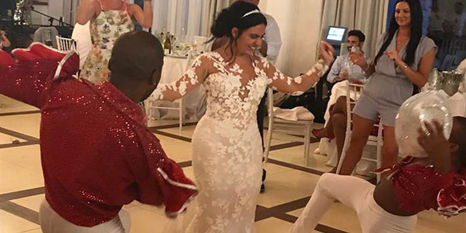 Latin Flash Mob Surprises Wedding Guests In Italy