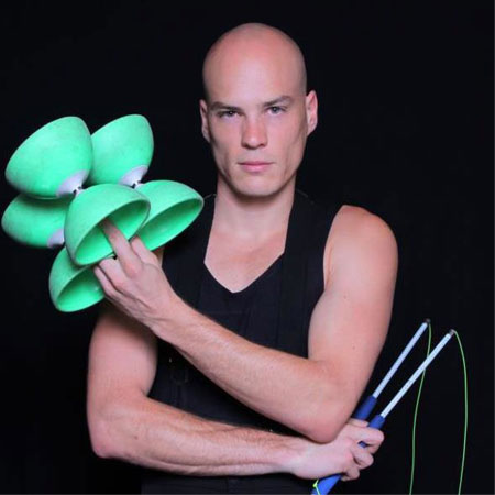 Diabolo Juggler Performer